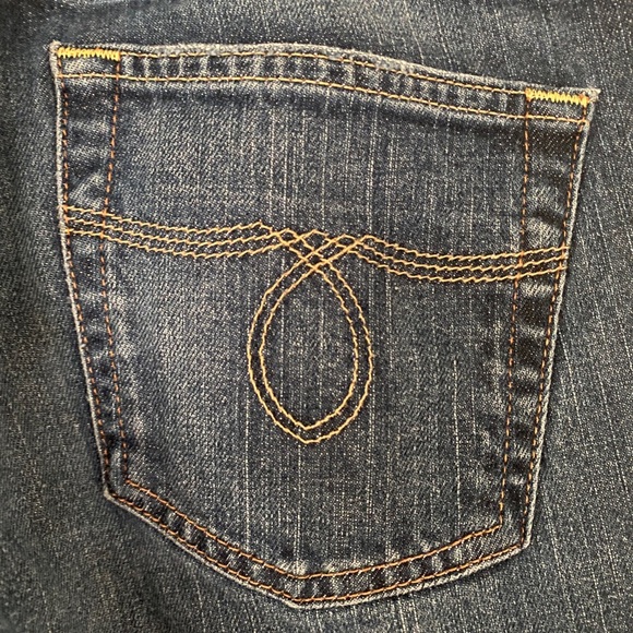 Lucky Lola Bootleg Jeans - Picture 3 of 6
